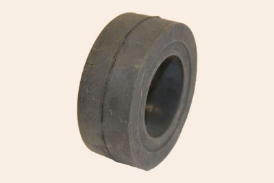 Cylindrical black rubber support disc segment (Form B) designed for the center of return conveyor rollers to stabilize belt tracking