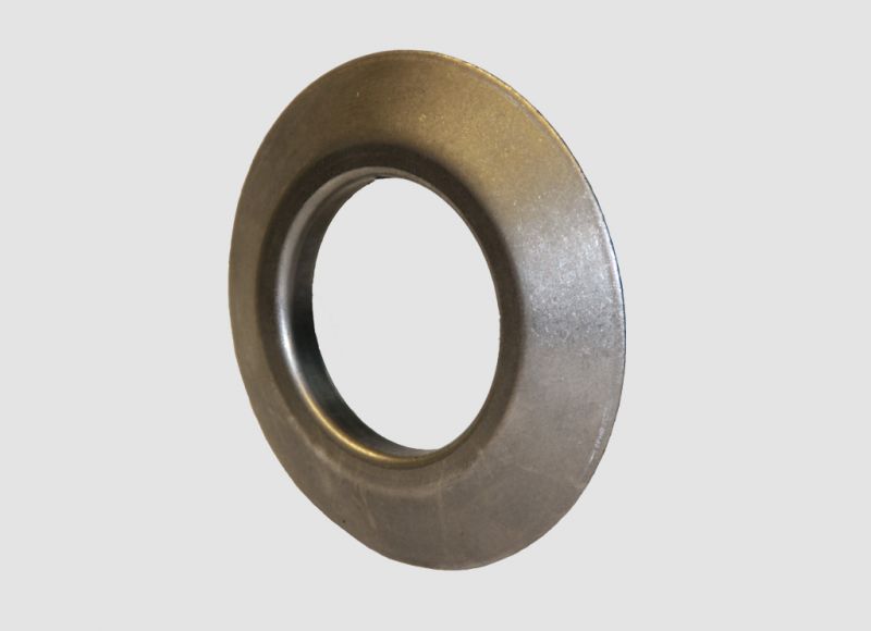 Single metal belt-guiding flange disc designed for conveyor idlers to prevent lateral belt misalignment and tracking issues