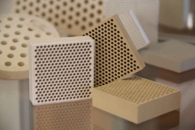 Selection of circular-pore ceramic extruded filters designed for laminar flow control in metal casting systems